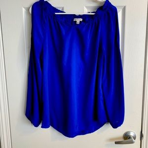 Worn a hand full of times..